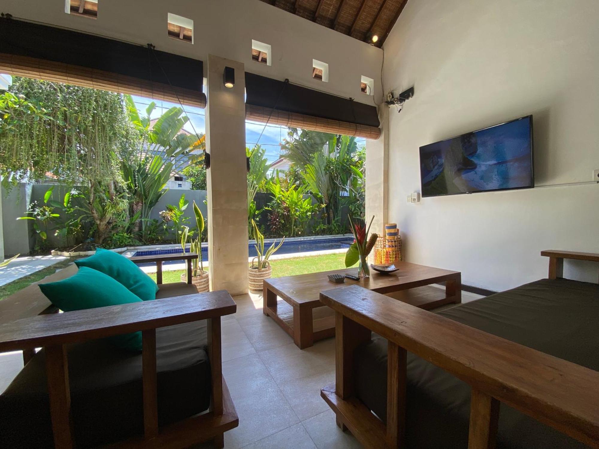 Spacious In Petitenget Location Villa *