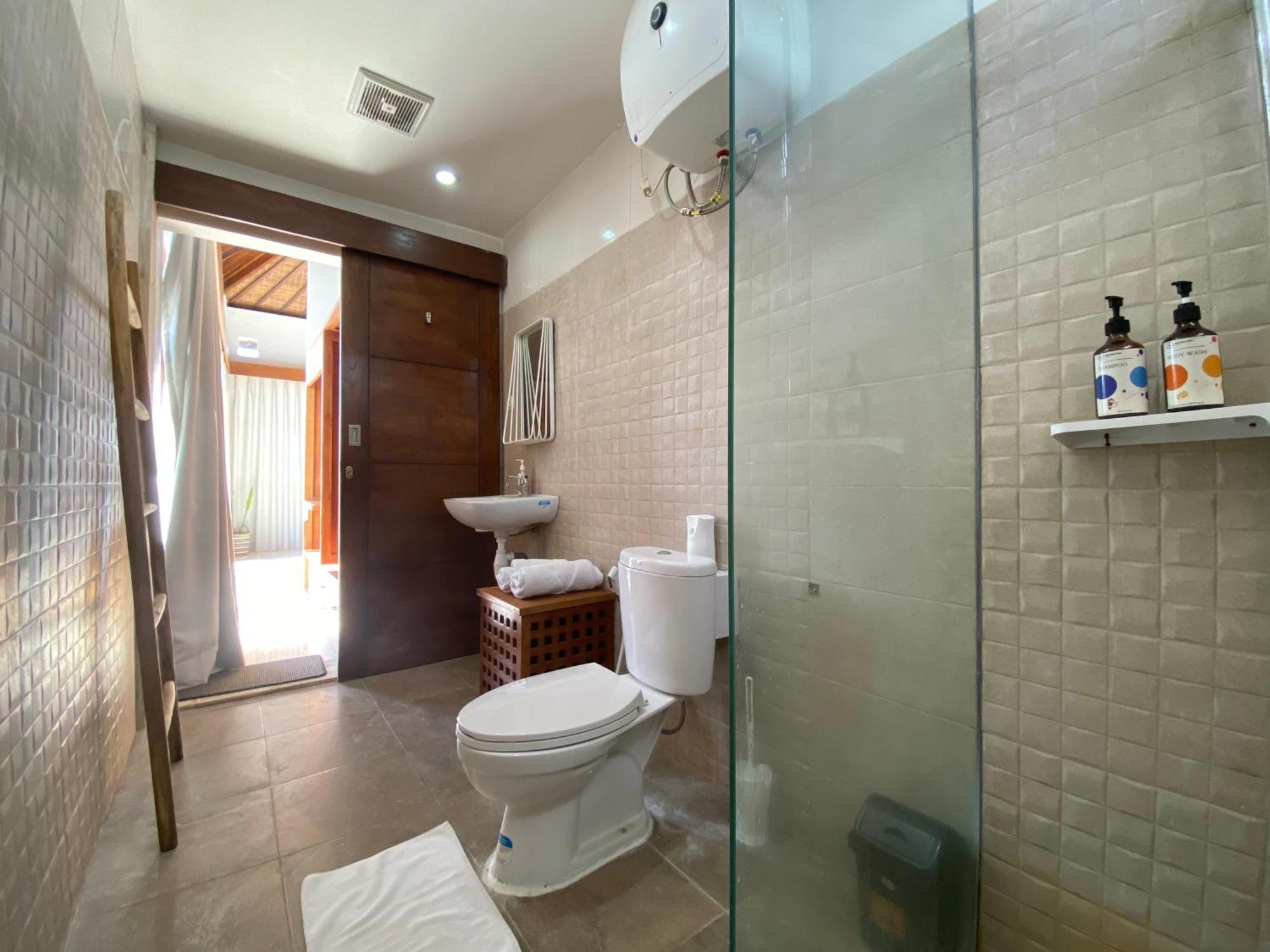 Spacious In Petitenget Location Villa *