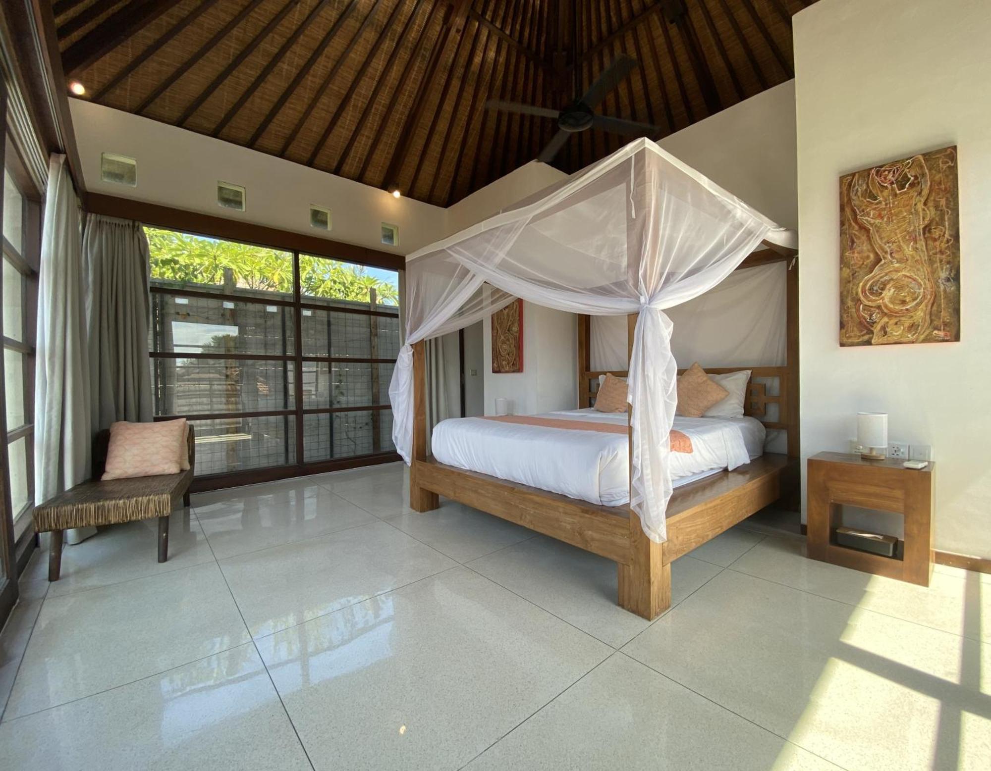 Spacious In Petitenget Location Villa *