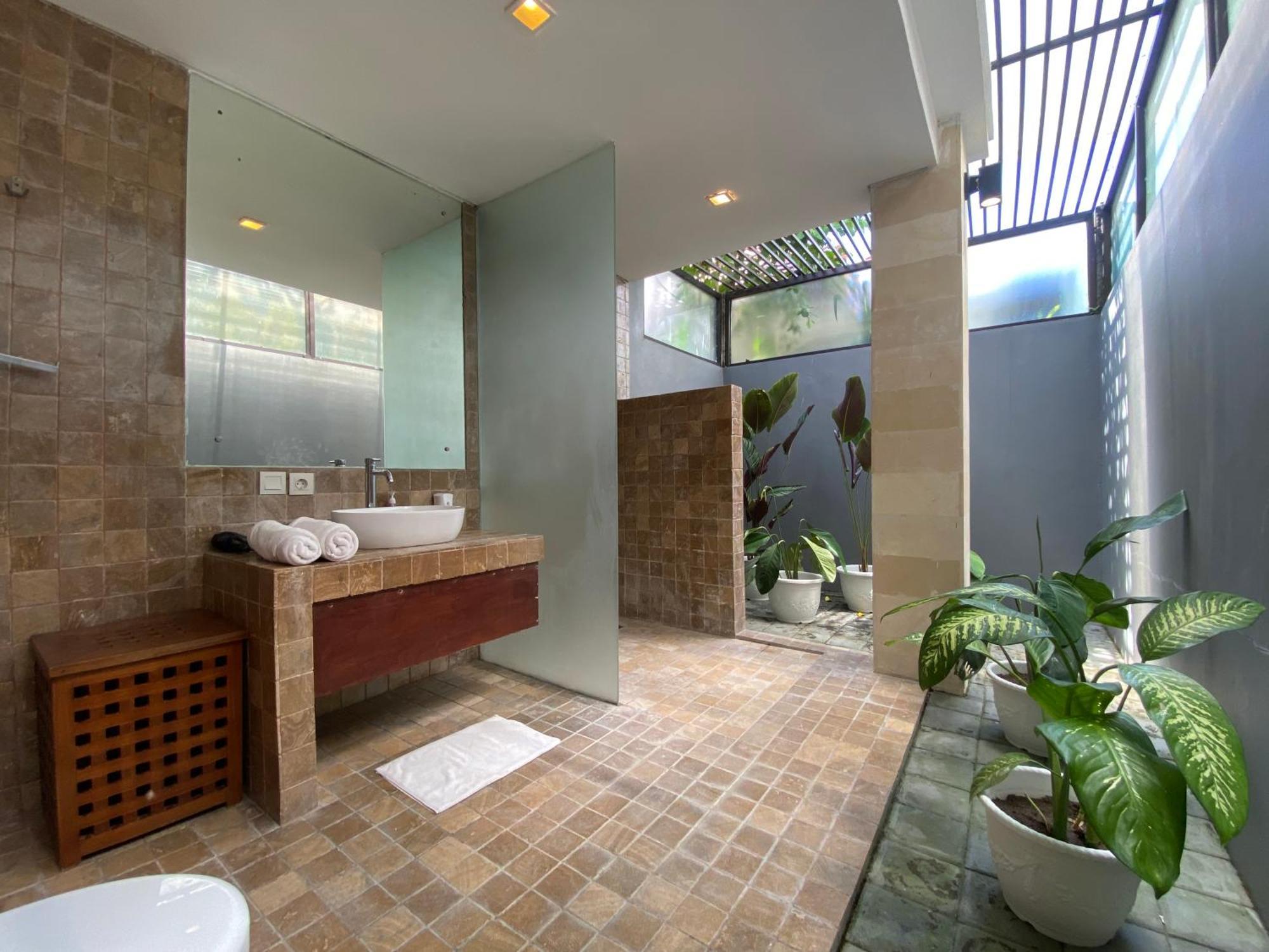 Villa Spacious In Petitenget Location Seminyak (Bali)