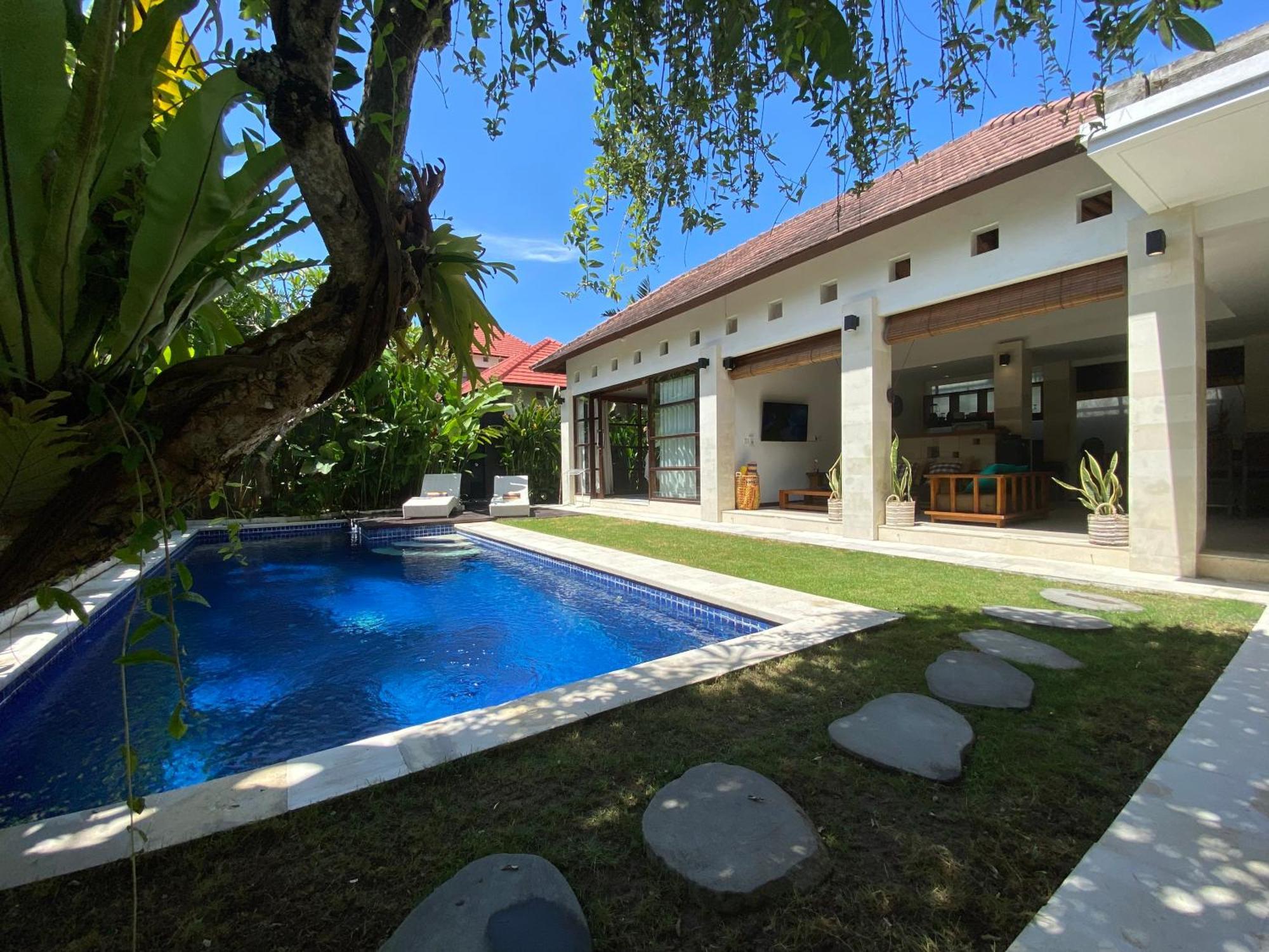Spacious In Petitenget Location Villa