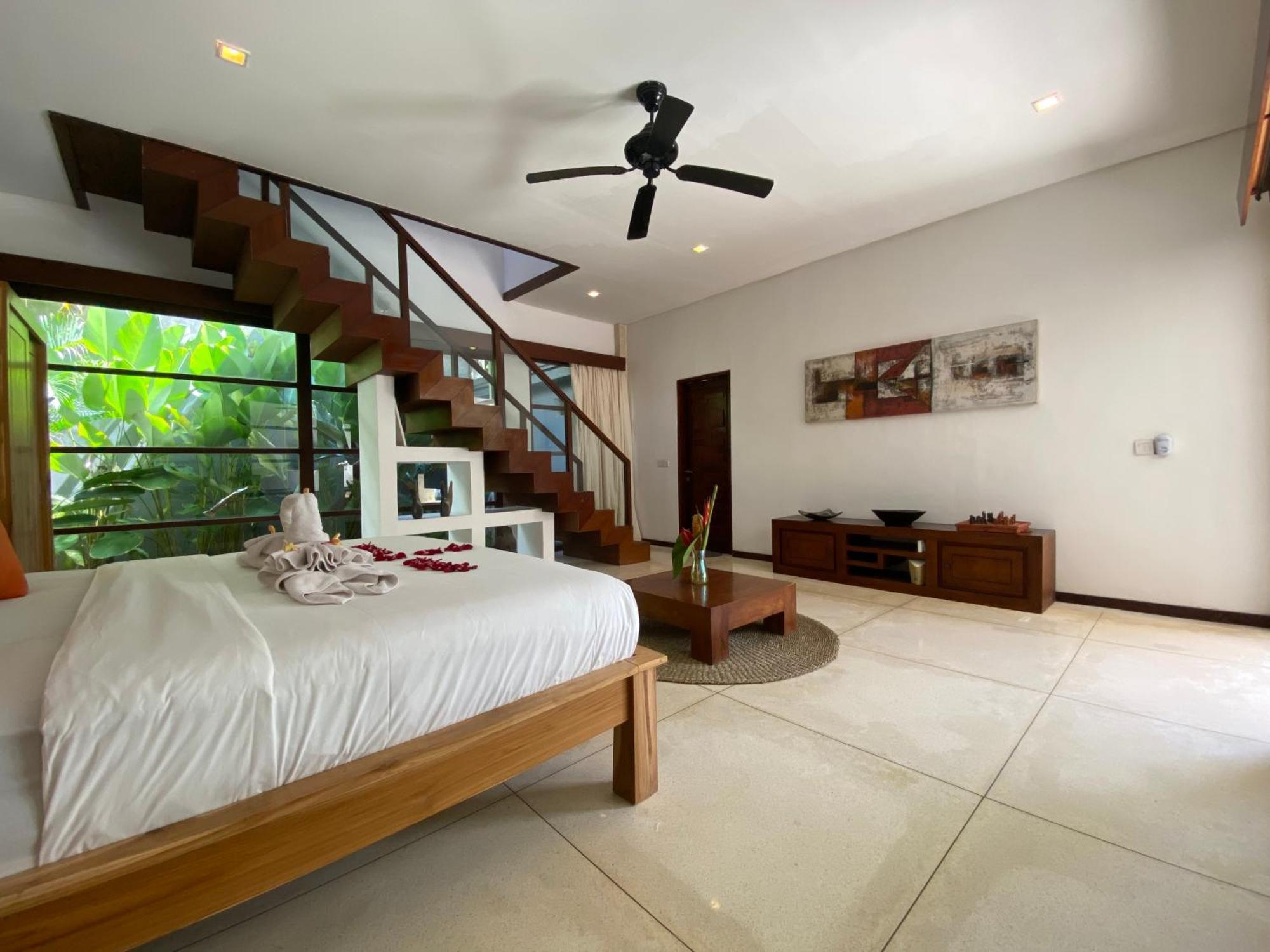 Spacious In Petitenget Location Villa